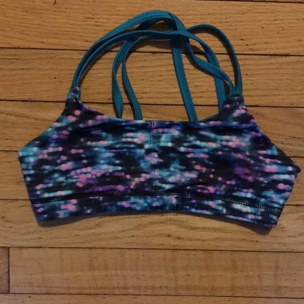 Set of 2 Bras size:10-12 Black Avia and 1 Multi C9